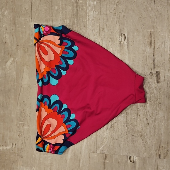 💕TRINA TURK💕 Medallion High Waist Bikini Bottom ~ Pink Medallion Print 8 NWT - Picture 6 of 10